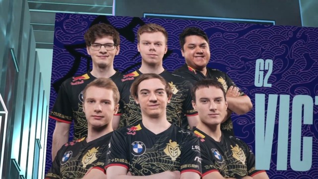 并帮助球队 并帮助球队